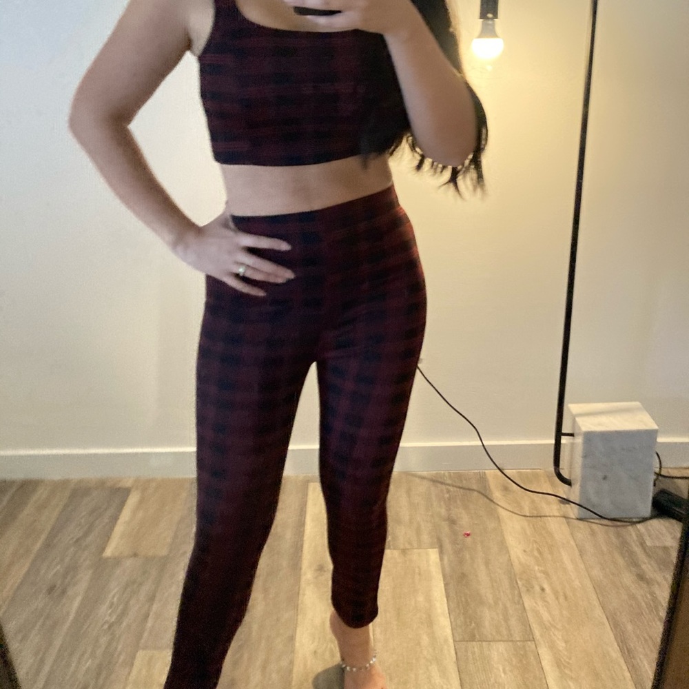 Set crop top and pants size m brand Liz and Sara
